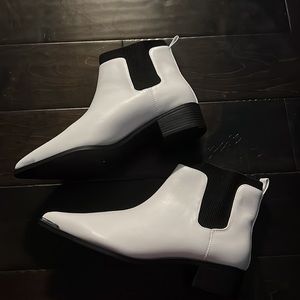 Brand New Worthington Pointed Toe Chelsea Boots